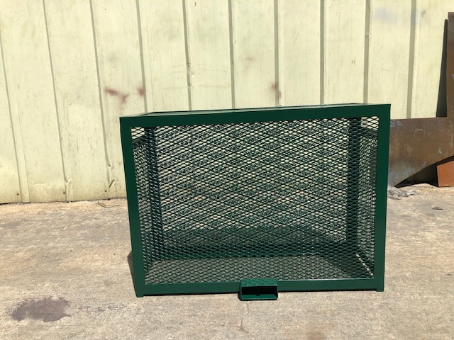Angle iron lift off cage with two lock boxes-green-1