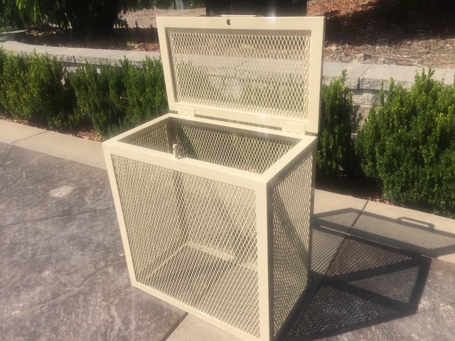 Flip top cage internal anchors-tan