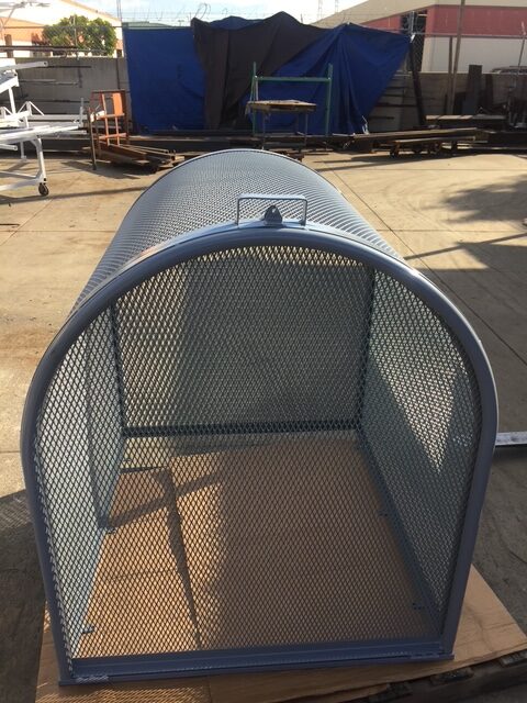 Gate & swivel cage lock on top-gray