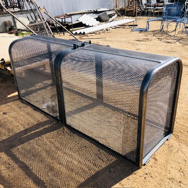 Two piece clam shell lock on top-raw