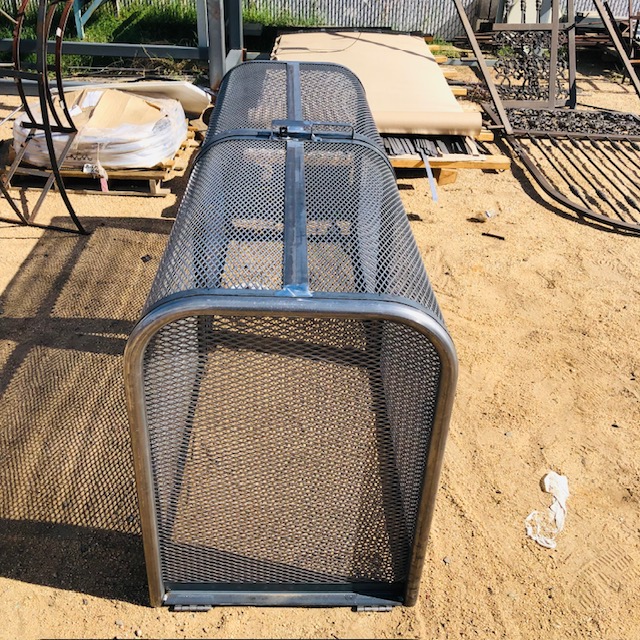 Two piece clam shell lock on top-raw-1