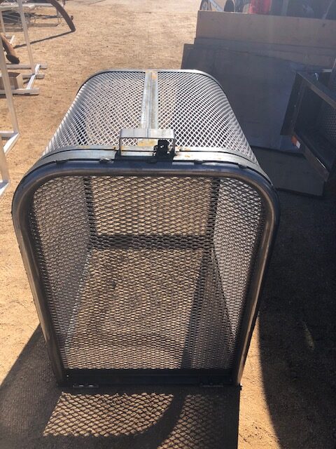 Gate & swivel cage on base lock on top-raw