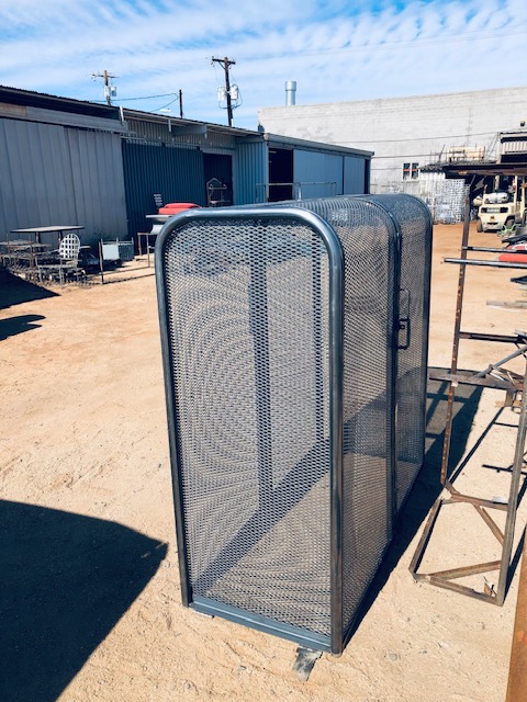 Two piece clamshell side locks-raw-3